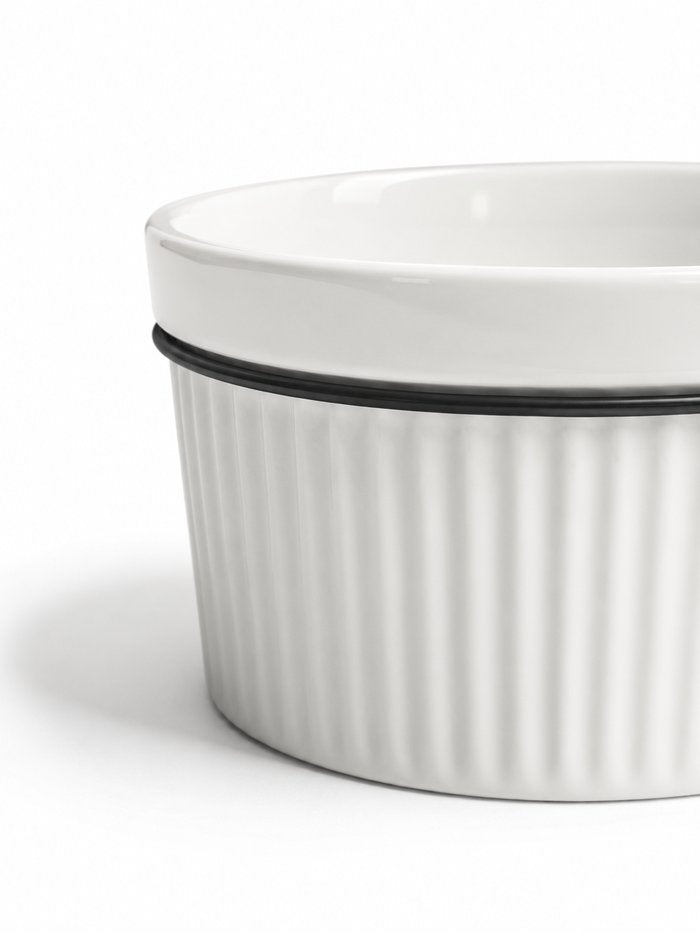 Spare porcelain bowl detail